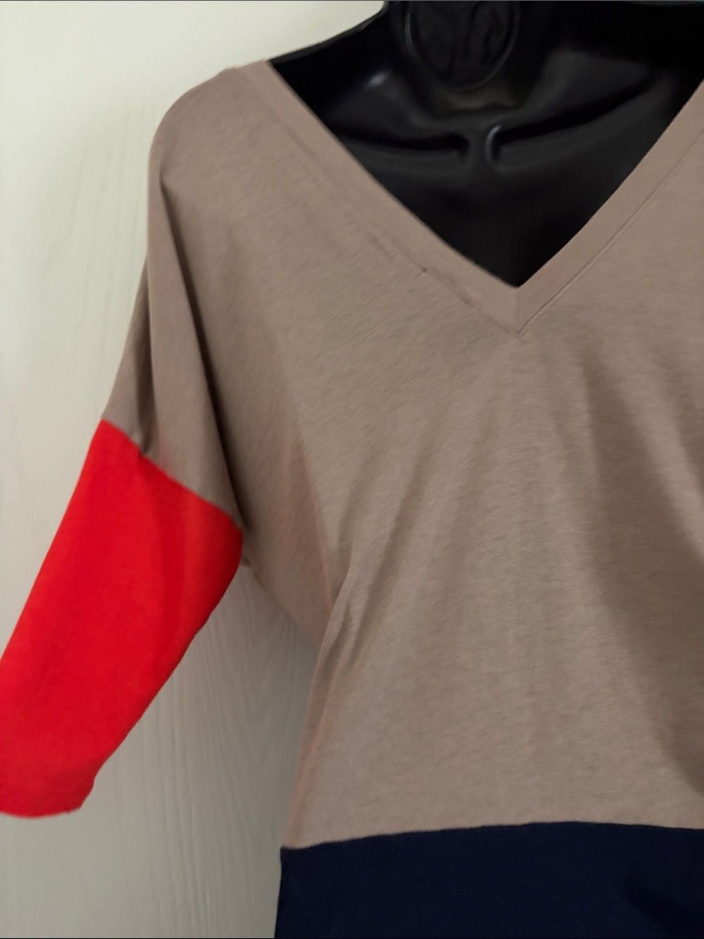 Express Colorblock Tee - Picture 7 of 8
